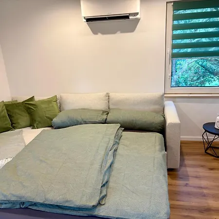 Im Gruenen - Entspannen Mit Alpakas * Treuen